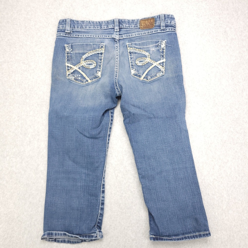 BKE Denim Reese Distressed Cropped Jeans Size 28 Embellished Pockets Capri - Picture 6 of 16
